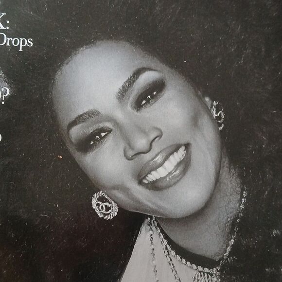 Town & Country Magazine w/Angela Bassett Cover March 2025 Stylish Iconic - Picture 3 of 5